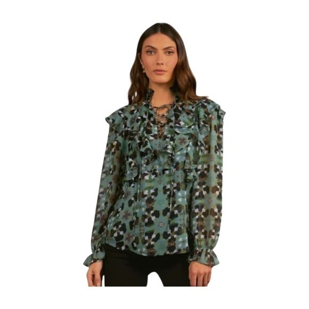 💚 Elan's 'Riley Top' with Lace-Up Detail and Ruffle Accents-Medium💚